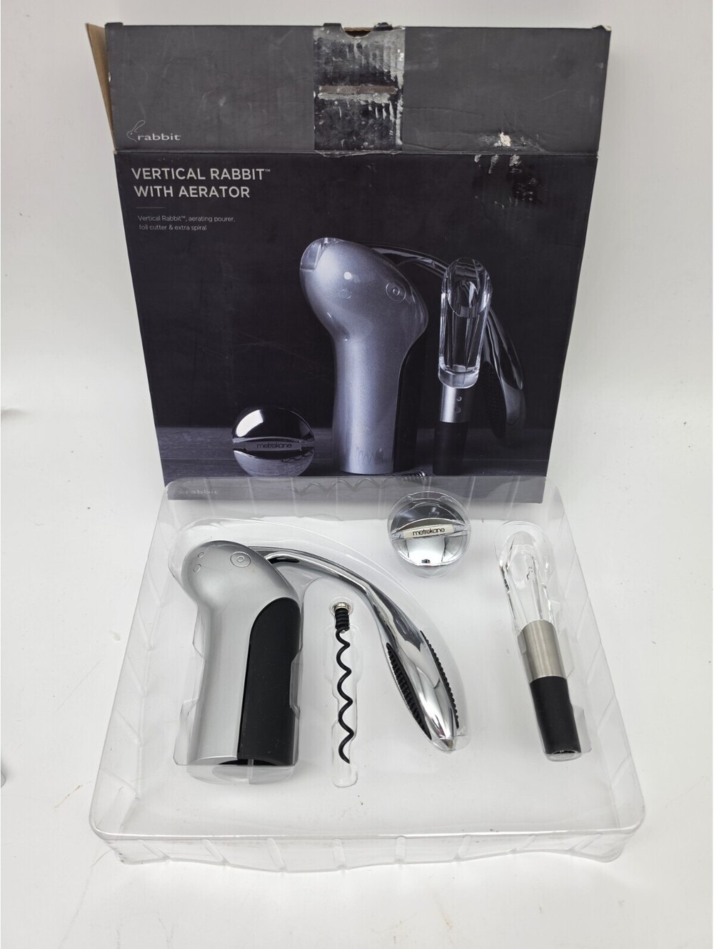 NEW Rabbit Vertical Rabbit With Aerator Pourer Foil Cutter Gift Set Open Box